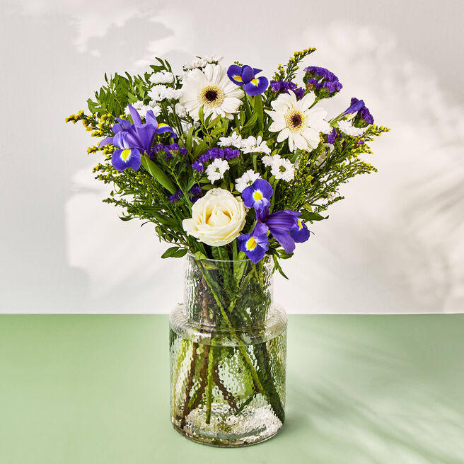 Vanilla Skies Flower Bouquet - Free Delivery!