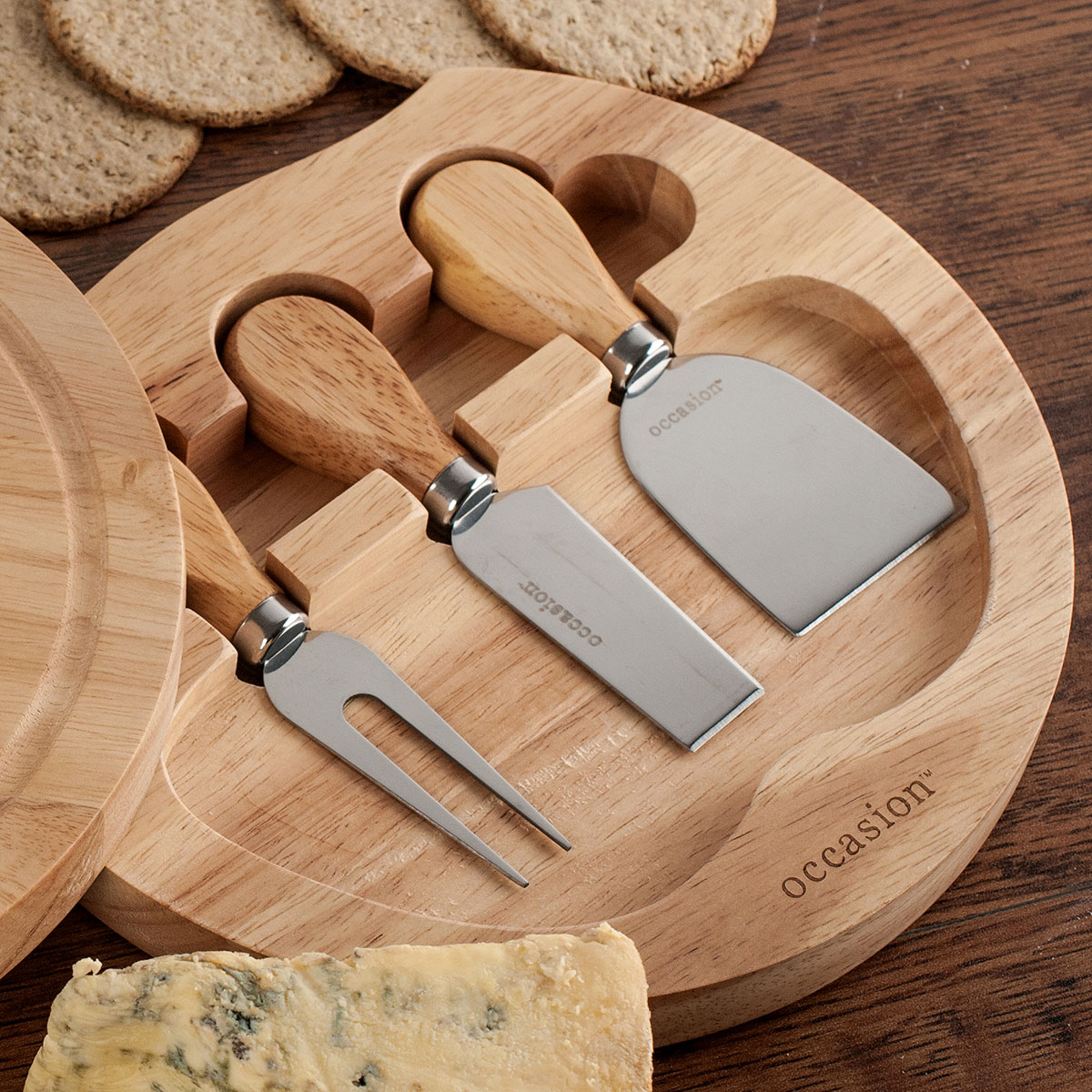 Personalised Wooden Cheeseboard Set | GettingPersonal